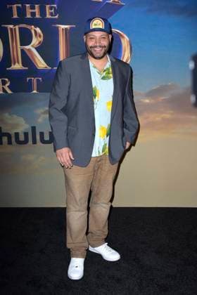 Colton Dunn bei der Premiere der Hulu-Streamingserie History of the World, Part II im Hollywood Legion Theater. Los Angeles, 27.02.2023