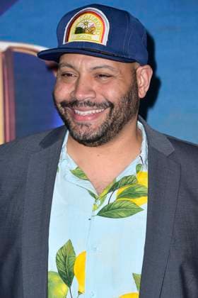 Colton Dunn bei der Premiere der Hulu-Streamingserie History of the World, Part II im Hollywood Legion Theater. Los Angeles, 27.02.2023