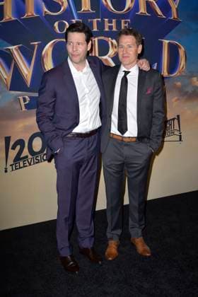 Ike Barinholtz und David Stassen bei der Premiere der Hulu-Streamingserie History of the World, Part II im Hollywood Legion Theater. Los Angeles, 27.02.2023