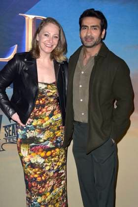 Emily V. Gordon mit Ehemann Kumail Nanjiani bei der Premiere der Hulu-Streamingserie History of the World, Part II im Hollywood Legion Theater. Los Angeles, 27.02.2023