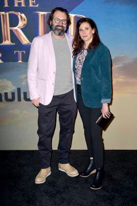 Michaela Watkins mt Ehemann Fred Kramer bei der Premiere der Hulu-Streamingserie History of the World, Part II im Hollywood Legion Theater. Los Angeles, 27.02.2023