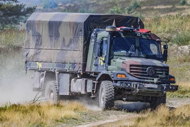 Jägerbataillon 292 auf dem Truppenübungsplatz Letzlinger Heide *** NUR FÜR REDAKTIONELLE ZWECKE *** EDITORIAL USE ONLY ***<p>Ein Mercedes-Benz Zetros fährt auf dem Truppenübungsplatz des Gefechtsübungszentrums des Heeres in Letzingen, fotografiert am 10.Juli 2022 in Letzlingen. Deutschland Berlin Berlin Copyright: MaurizioxGambarini *** Hunter battalion 292 at the Military training area Letzlinger Heide *** ONLY FOR EDITORIAL PURPOSE *** EDITORIAL USE ONLY *** P a Mercedes Benz Zetros drives at the Military training area of combat training center of Army in Letzingen, photographed on 10 July 2022 in Letzlingen Germany Berlin Berlin Copyright Mauriziox Gambarini Copyright: MaurizioxGambarini doc7ltx6tiknrmoniwu6vq EDITORIAL USE ONLY