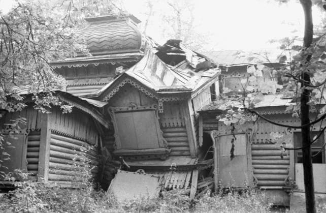 House of the merchant Sergei Karzinkin in Trinity-Lykovo estate 8379179 27.09.1990 The former house of the merchant Sergei Karzinkin in the Trinity-Lykovo estate in Moscow. Vladimir Rodionov Russia  Copyright: xVladimirxRodionovx