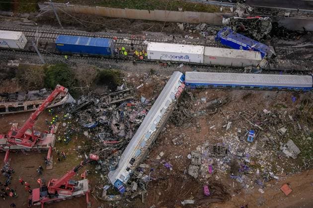 Bilder des Jahres 2023, News 03 März News Themen der Woche KW09 News Bilder des Tages (230301) -- TEMPI, March 1, 2023 -- This aerial photo taken on March 1, 2023 shows the site of a collision of two trains at Tempi municipality, Greece. The death toll from the collision of two trains in central Greece on late Tuesday night has increased to 36, while 66 injured people were still hospitalized, including six in serious condition in intensive care units, the Greek Fire Service said on Wednesday. (Photo by Xinhua) GREECE-TEMPI-TRAIN COLLISION VasilisxVerveridis 