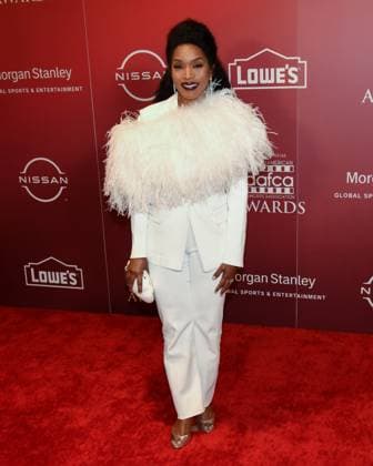 01 March 2023 - Bevrly Hills, California - Angela Bassett. 14th Annual AAFCA Awards at the Beverly Wilshire, A Four Seasons Hotel. Photo Credit: Billy Bennight AdMedia 289172 2023-03-01 California Beverly Hills Etats-Unis  Copyright: xAdMediax STAR_289172_006