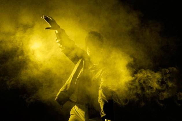 RECORD DATE NOT STATED man dancing smoke with illuminating light. Beautiful photo. man dancing smoke with illuminating light; Mann tanzen Rauch mit anstrahlend Licht Schönes Foto Mann tanzen Rauch mit anstrahlend Licht IST_35069_07529