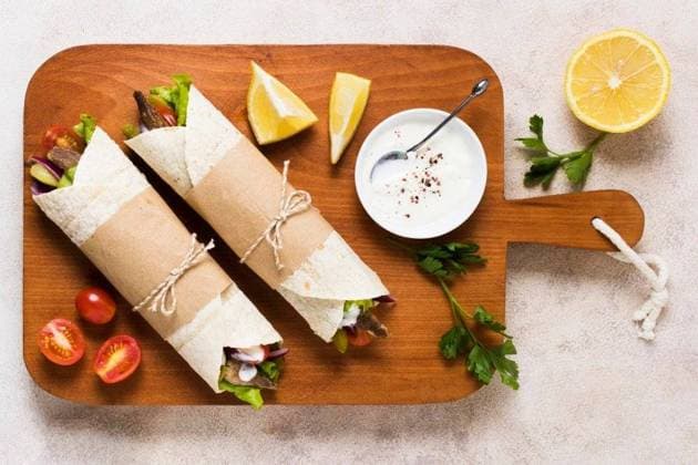 RECORD DATE NOT STATED arabic kebab sandwich half lemon; arabische kebab sandwich halb Zitrone IST_35069_21892