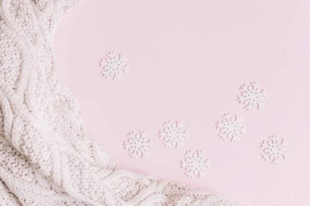 RECORD DATE NOT STATED small snowflakes with light scarf; kleine Schneeflocken mit Licht Tuch IST_35069_23038