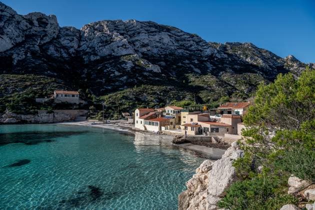 RECORD DATE NOT STATED Marseille (south-eastern France): the calanque de Sormiou rocky inlet Marseille (south-eastern France): the calanque de Sormiou rocky inlet with its huts and small houses on the banks of the Mediterranean Sea. Obligatory mention Parc national des Calanques, protected natural area subject to special regulations PACA; Bouches du Rhone 13; Marseille Europe; Western Europe; France  Copyright: xMouraxF Alpaca Andia.frx 407875