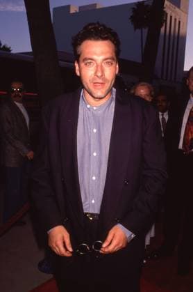 **FILE PHOTO** Tom Sizemore Has Passed Away at 61. Tom Sizemore at the Heart and Souls Beverly Hills Premiere on August 11, 1993 at the Samuel Goldwyn Theatre in Beverly Hills, California. Copyright: xRalphxDominguez MediaPunchx