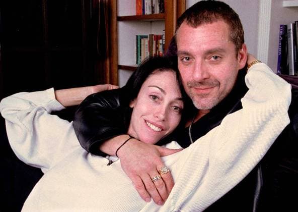 Jan 14, 2002; Los Angeles, CA, USA; EXCLUSIVE! (FILE PHOTO) Actor TOM SIZEMORE was sentenced to six month in jail for beating up former girlfriend HEIDI FLEISS. Pictured: Former Hollywood Madame HEIDI FLEISS and her boyfriend, actor TOM SIZEMORE at their home in Los Angeles Los Angeles USA - ZUMAk40_ 20020114_cob_k40_234 Copyright: xCarolxKronx