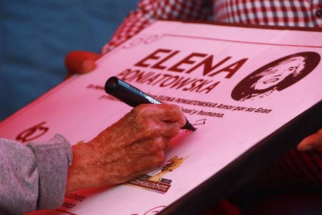 Mexiko, Schriftstellerin Elena Poniatowska während Wiedereröffnung ihres Buchladens March 4, 2023, State of Mexico, Mexico: Writer Elena Poniatowska, during the reopening of the Elena Poniatowska bookstore of the Fondo de Cultura EconoÂ³mica, in NezahualcoÂ³yotl, State of Mexico, Mexico. Mexico City Mexico - ZUMAe321 20230304_zia_e321_016 Copyright: xCarlosxSantiagox