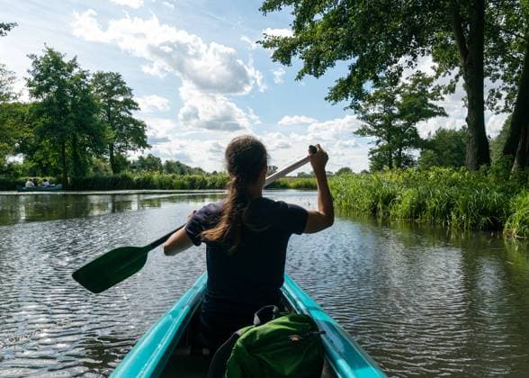 A female kayaker enjoys paddling through the channels and canals o the Spreewald region in Germany A female kayaker enjoys paddling through the channels and canals o the Spreewald region in Germany Copyright: xZoonar.com NandoxLardix 15989551 ,model released, Symbolfoto ,property released