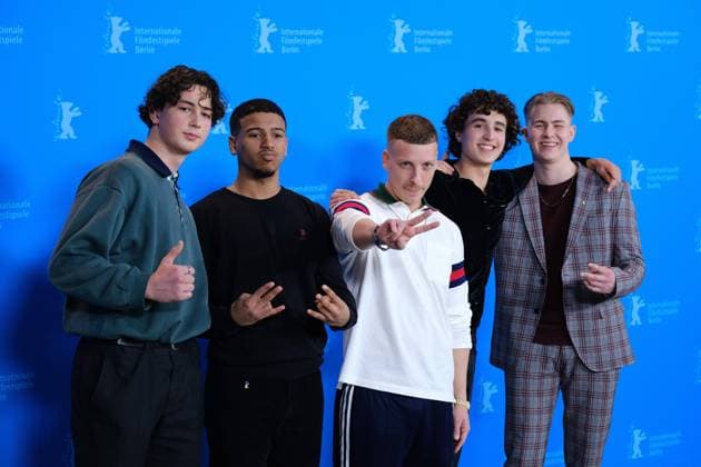 Autor Felix Lobrecht, Schauspieler Aaron Maldonado-Morales, Rafael Luis Klein-Heßling, Vincent Wiemer und Levy Rico Arcos während des Photocalls zum Film Sonne und Beton anlässlich der 73. Internationalen Filmfestspiele Berlin. Script writer Felix Lobrecht, actors Aaron Maldonado-Morales, Rafael Luis Klein-Heßling, Vincent Wiemer and Levy Rico Arcos during the photocall for the film Sonne und Beton on the occasion of the 73rd Berlin International Film Festival. snapshot-photography K.M.Krause