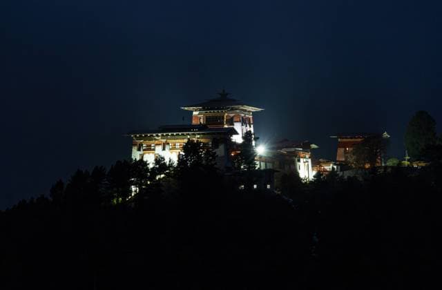 Bumthang Dzong monastery at night Bumthang Dzong monastery in the Kingdom of Bhutan. Bumthang Bhutan *** Bumthang Dzong Kloster bei Nacht Bumthang Dzong Kloster im Königreich Bhutan Bumthang Bhutan Copyright: xoffenberg@gmx.dex