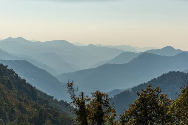 Mountain scebery of Bhutan under a blue sky Scenery somewhere in east Bhutan on the road to Thimphu Bhutan *** Berglandschaft von Bhutan unter blauem Himmel Landschaft irgendwo im Osten Bhutans auf dem Weg nach Thimphu Bhutan Copyright: xoffenberg@gmx.dex
