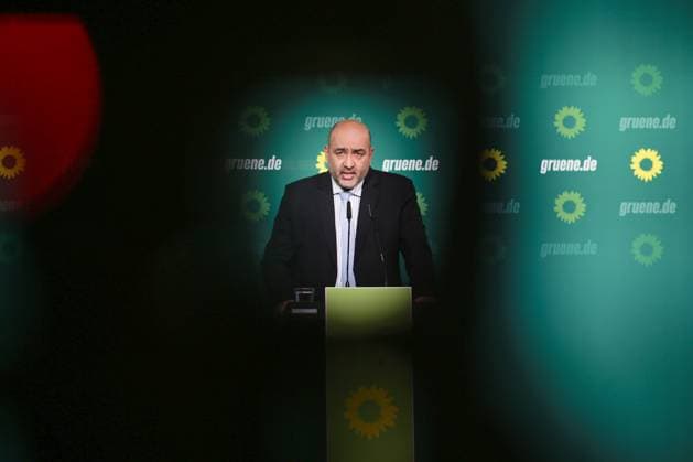 News Themen der Woche KW10 News Bilder des Tages Weekly Leadership Meeting Green Party Omid Nouripour, Federal Chairman Green Party BUNDNIS 90 DIE GRUNEN attends a press conference after the weekly Federal Executive Board meeting on March 06, 2023 in Berlin Germany. Berlin Germany  Copyright: xChristianxMarquardtx originalFilename: marquardt-notitle230306_npOT3.jpg