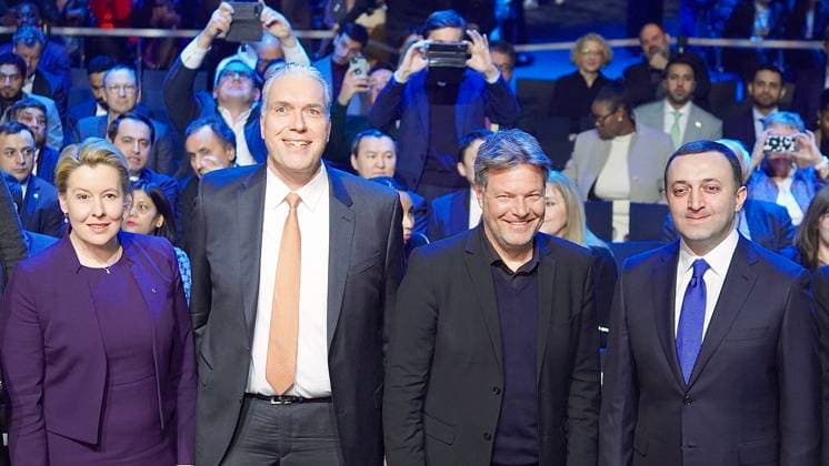 News Themen der Woche KW10 News Bilder des Tages 06.03.2023; Berlin, Deutschland, Europa, Welt Die weltweit größte Reisemesse ITB Berlin wurde feierlich eröffnet durch den Vizekanzler und Bundesminister für Wirtschaft und Klimaschutz Dr. Robert Habeck. Die Eröffnungsfeier fand am Vorabend des ersten Messetages im CityCube Berlin statt. Bei der Begrüßung durch die Regierende Bürgermeisterin Franziska Giffey und den Geschäftsführer der Messe Berlin, Dirk Hoffmann, wurden die Gäste auf die diesjährige ITB Berlin eingestimmt. Mir dabei: Julia Simpson, Präsidentin & CEO der World Travel and Tourism Council (WTTC) und Zurab Pololikashvili, Generalsekretär World Tourism Organization (UNWTO). Auch H.E. Irakli Garibashvili, Premierminister von Georgien, nahm an der Eröffnungsfeier t