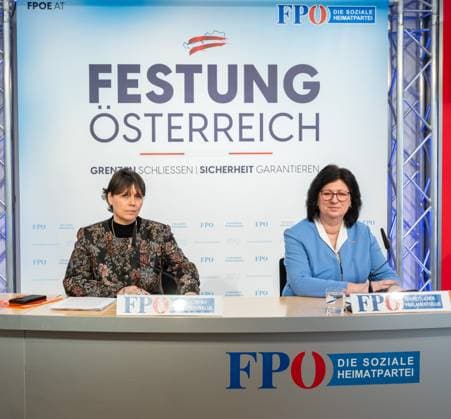 News Themen der Woche KW10 20230307 FPOe PK zum Internationalen Frauentag WIEN, OESTERREICH - 07. MAERZ: Arbeiterkammer-Raetin der Freiheitlichen Arbeitnehmer Wien Angela Schuetz und FPOe-Frauensprecherin und Abgeordnete zum Nationalrat Rosa Ecker waehrend der Pressekonferenz -Frauen.Leben.Zukunft - Es braucht mehr Frauenpolitik- zum Internationalen Frauentag am 08.03.2023 im FPOe Medienzentrum am 07. Maerz 2023 in Wien, Oesterreich. 230307_SEPA_17_003 Copyright: xIsabellexOuvrardx SEPAxMedia