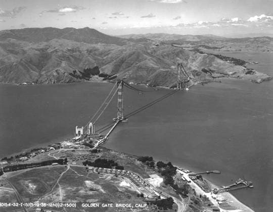 RECORD DATE NOT STATED Aerial Photograph of the Golden Gate Bridge being Constructed in San Francisco, California Copyright: xpiemagsx aerviepie02-8 !ACHTUNG AUFNAHMEDATUM GESCHÄTZT!