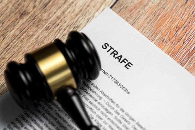 Justiz, Symbolfotos 25 February 2023: Text with inscription: Punishment together with a judge s hammer *** Text mit Aufschrift: Strafe zusammen mit einem Richterhammer