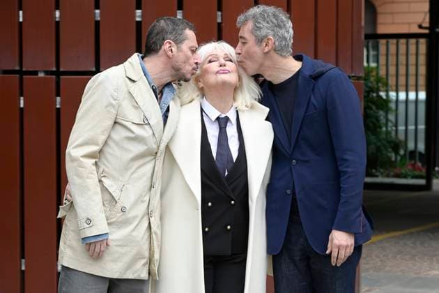 Bilder des Jahres 2023, Entertainment 03 März Entertainment Themen der Woche KW10 Paolo Kessisoglu, Loretta Goggi und Luca Bizzarri beim Photocall zur Rai TV-Sendung BENEDETTA PRIMAVERA beim Sender Radiotelevisione Italiana. Rom, 09.03.2023 *** Paolo Kessisoglu, Loretta Goggi and Luca Bizzarri at the photocall for the Rai TV program BENEDETTA PRIMAVERA at Radiotelevisione Italiana Rome, 09 03 2023 Foto:xA.xM.xTinghinox xFuturexImage