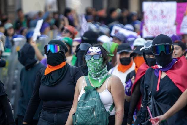 México: 8M International Women s Day Hundreds of women and various feminist blocks marched on the occasion of International Women s Day. The various groups gathered in the capital s main square where they demonstrated and on several occasions were attacked by police with tear gas, but this did not prevent them from continuing with the demonstration, on the contrary, encouraged them to continue with the struggle. Ciudad de México Ciudad de México Mexico Copyright: LuisxSalgado