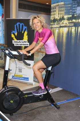 RECORD DATE NOT STATED CHARITY-RADELN FUER DIE UKRAINE 09.03.2023 Annika Zimmermann, Charity-Radeln in der Europa Passage bei der mit Ergometern eine Glühbirne zum Leuchten gebracht wird. Das Geld geht 1:1 an ukrainische Hilfsprojekte in Zusammenarbeit mit der Organisation WeAreAllUkrainians, Hamburg, 09.03.2023 Copyright: xEventpressxMPx