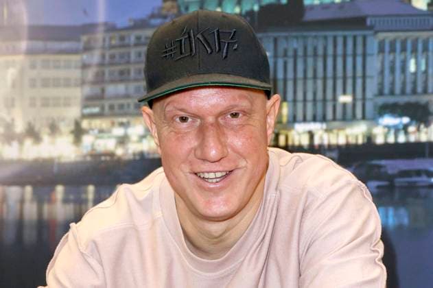 Ivan Klasnic beim Charity-Radeln zu Gunsten ukrainischer Hilfsprojekte in Zusammenarbeit mit der Organisation WeAreAllUkrainians in der Europa Passage. Hamburg, 09.03.2023