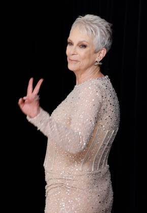 Jamie Lee Curtis, winner of the award for Best Supporting Actress for Everything Everywhere All At Once, appears backstage with her Oscar during the 95th annual Academy Awards at Loews Hollywood Hotel in the Hollywood section of Los Angeles on Sunday, March 12, 2023.  LAP20230312174 JOHNxANGELILLO