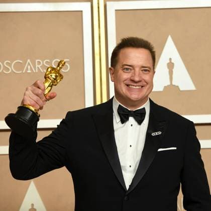 Entertainment Bilder des Tages March 12, 2023, Los Angeles, California, USA: Actor BRENDAN FRASER took best actor honors for his performance as a morbidly obese man trying to reconnect with his estranged daughter in The Whale , celebrating his win in the Press Room during the 95th Academy Awards. Los Angeles USA - ZUMAz03_ 20230312_zbp_z03_457 Copyright: xKevinxSullivanx