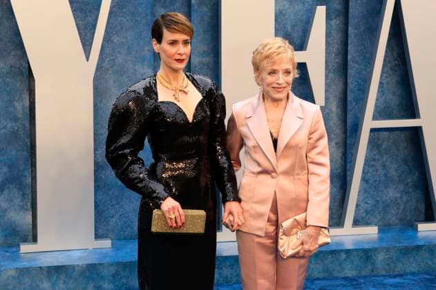 Sarah Paulson mit Lebenspartnerin,Holland Taylorbei der Vanity Fair Oscar Party 2023 anlässlich der 95. Oscar-Verleihung im Wallis Annenberg Center for the Performing Arts. Beverly Hills, 12.03.2023