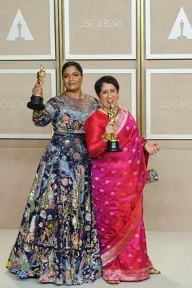 Kartiki Gonsalves, Guneet Monga in the press room for 95th Academy Awards - Photo Room, Dolby Theatre, Los Angeles, CA March 12, 2023. Photo By: Elizabeth Goodenough Everett Collection in the press room for 95th Academy Awards - Photo Room, Dolby Theatre, Los Angeles, CA March 12, 2023. Photo By: Elizabeth Goodenough Everett Collection PUBLICATIONXNOTxINxCANxCHNxFRAxITAxJPNxNORxPOLxRUSxESPxUKxUSA