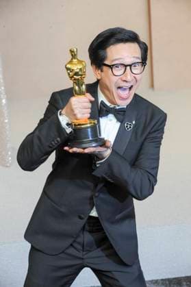 Ke Huy Quan in the press room for 95th Academy Awards - Photo Room, Dolby Theatre, Los Angeles, CA March 12, 2023. Photo By: Elizabeth Goodenough/Everett Collection in the press room for 95th Academy Awards - Photo Room, Dolby Theatre, Los Angeles, CA March 12, 2023. Photo By: Elizabeth Goodenough/Everett Collection PUBLICATIONXNOTxINxCANxCHNxFRAxITAxJPNxNORxPOLxRUSxESPxUKxUSA