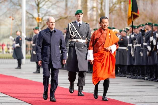 News Themen der Woche KW11 News Bilder des Tages Berlin, Deutschland 13. März 2023: Empfang von Premierminister des Königreichs Bhutan - 13.03.2023 Im Bild: Bundeskanzler Olaf Scholz (SPD), Lotay Tshering, Ministerpräsident von Bhutan Bundeskanzleramt Berlin *** Berlin, Germany 13 March 2023 Reception of Prime Minister of the Kingdom of Bhutan 13 03 2023 In picture Federal Chancellor Olaf Scholz SPD , Lotay Tshering, Prime Minister of Bhutan Federal Chancellery Berlin Copyright: xFotostandx xReuhlx