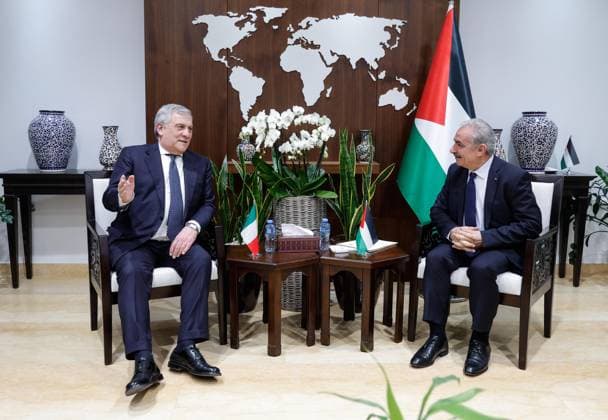 News Themen der Woche KW11 News Bilder des Tages March 13, 2023, RAMALLAH, Cisgiordania: Italy s Minister for Foreign Affairs, Antonio Tajani, as he meets Palestinian Prime Minister Mohammad Shtayyeh on occasion of his mission in Israel, Ramallah, Palestine, 13 March 2023. ANSA GIUSEPPE LAMI RAMALLAH Cisgiordania  - ZUMAa110 20230313_zaf_a110_019 Copyright: xGiuseppexLamix