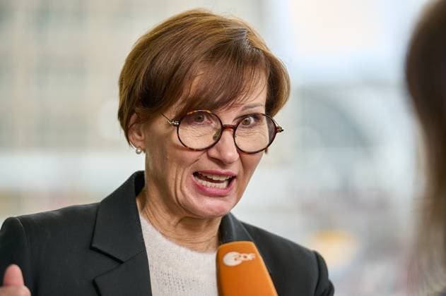 Bildungsgipfel 2023 in bbc Berlin Congress Center Deutschland, Berlin, 14.03.2023:Bildungsgipfel mit BM in Bettina Stark-Watzinger. Auftakt zur Erneuerung des Bildungssystems. Aufstiegschancen unabhängig von der sozialen Herkunft.