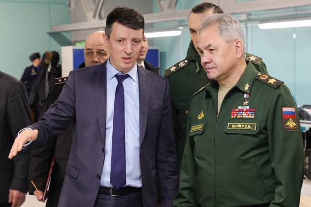 News Themen der Woche KW11 News Bilder des Tages Russland, Russlands Verteidigungsminister Sergei Schoigu besucht RÃ¼stungsbetrieb in Moskau RUSSIA, MOSCOW REGION - MARCH 14, 2023: Russia s Defence Minister Sergei Shoigu inspects the implementation of the State Defense Order at a facility of Tactical Missiles Corporation. Vadim Savitsky Russian Defence Ministry TASS  57863837