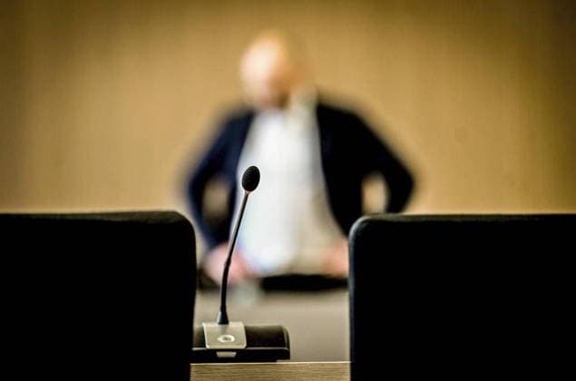 Justiz, Symbolfotos Themenbild Gerichtsverhandlung *** NUR FÜR REDAKTIONELLE ZWECKE *** EDITORIAL USE ONLY ***<p>Themenbild Gerichtsverhandlung: Ein Mikrofon im Zeugenstand des Gerichstsaal am Dienstag, den 14. März 2023 im Landgericht Essen. Deutschland NRW Essen Copyright: KerstinxKokoska *** Theme image court hearing FOR EDITORIAL PURPOSES ONLY EDITORIAL USE ONLY p theme image court hearing A microphone in the witness stand of the courtroom on Tuesday, March 14, 2023 in Essen Regional Court Germany NRW Essen Copyright KerstinxKokoska Copyright: KerstinxKokoska doc7pbtn19060z27fj9r2 ,EDITORIAL USE ONLY