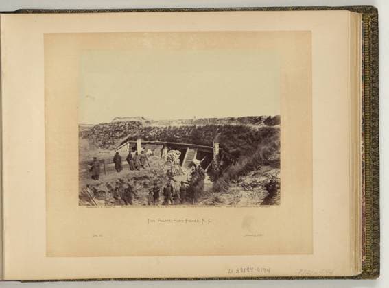 RECORD DATE NOT STATED The pulpit, Fort Fisher, N.C. negative by T.H. O Sullivan, positive by A. Gardner.. Illus. in: Gardner s photographic sketch book of the war Alexander Gardner. Washington, D.C. : Philp & Solomons, c1866 , v. 2, no. 79, Copyright by A. Gardner, Title from item. Forts & fortifications, North Carolina, Fort Fisher, 1860-1870, Fort Fisher (N.C. : Fort), Siege, 1864-1865, United States, History, Civil War, 1861-1865, Military personnel, United States, History, Civil War, 1861-1865, Military facilities, Confederate. Copyright: xpiemagsx civwarpietiff12032023-8742 !ACHTUNG AUFNAHMEDATUM GESCHÄTZT!