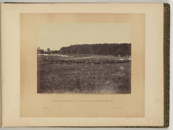 RECORD DATE NOT STATED Battery A, Fourth U.S. Artillery, Robertson s brigade negative by J. Gardner, positive by A. Gardner.. Illus. in: Gardner s photographic sketch book of the war Alexander Gardner. Washington, D.C. : Philp & Solomons, c1866 , v. 2, no. 59, Copyright by A. Gardner, Title from item. United States, Army of the Potomac, 1860-1870, United States, History, Civil War, 1861-1865, Equipment & supplies, Union, Arms & armament, 1860-1870. Copyright: xpiemagsx civwarpietiff12032023-8723 !ACHTUNG AUFNAHMEDATUM GESCHÄTZT!
