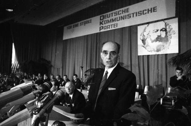 Persönlichkeiten aus 1965-71 DEU, Deutschland, Dortmund: Persönlichkeiten aus der Politik, Wirtschaft und Kultur aus den Jahren 1965-71. DEU, Germany, Dortmund: Personalities from politics, business and culture from the years 1965-71. *** Local Caption *** Kurt Bachmann ( DKP-Vors.) NRW *** Personalities from politics, business and culture from the years 1965 71 DEU, Germany, Dortmund Personalities from politics, business and culture from the years 1965 71 Local Caption Kurt Bachmann DKP Vors NRW