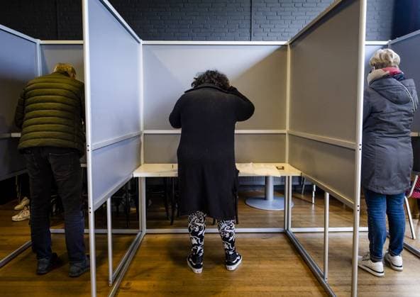 OKKENBROEK - BBB leader Caroline van der Plas casts her vote for the Provincial Council elections. ANP SEM VAN DER WAL netherlands out - belgium out  Copyright: xx x465039050x originalFilename: 465039050.jpg
