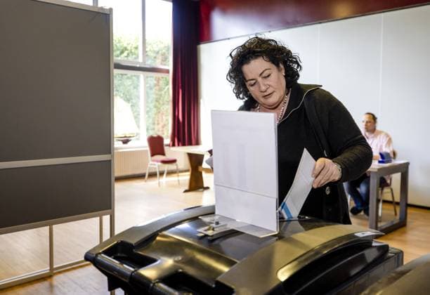 OKKENBROEK - BBB leader Caroline van der Plas casts her vote for the Provincial Council elections. ANP SEM VAN DER WAL netherlands out - belgium out  Copyright: xx x465039349x originalFilename: 465039349.jpg