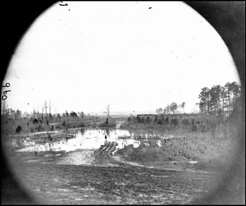 RECORD DATE NOT STATED James River, Virginia Point where Army of the Potomac crossed in June 1864 (Wyanoke Wharf?). Civil war photographs, 1861-1865 , Selected Civil War Photographs, 1861-1865. United States, History, Civil War, 1861-1865, Wilderness, Battle of the, Va, 1864, United States, Virginia, James River. Copyright: xpiemagsx civwarpietiff12032023-18281 !ACHTUNG AUFNAHMEDATUM GESCHÄTZT!