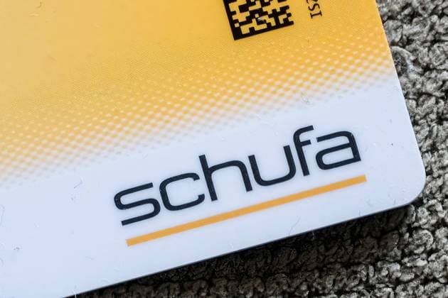 Düsseldorf 16.03.2023 Schufa Schutzgemeinschaft für allgemeine Kreditsicherung Wirtschaftsauskunftei Bonitätsprüfung meineschufa.de Karte Score-Wert Scorewert Scoring Kreditwürdigkeit Mietvertrag Kreditvertrag Bonitätsauskunft Bankauskunft Handyvertrag RestÂ­schuldÂ­befreiung InsolÂ­venz Rating-Agentur Ratingagentur Kreditrating Schufaeintrag Schufa-Eintrag Bonitätsprüfung Bonitätsscore Schufa-Score Schufascore Düsseldorf Nordrhein-Westfalen Deutschland *** Düsseldorf 16 03 2023 Schufa Schutzgemeinschaft für allgemeine Kreditsicherung credit agency credit assessment meineschufa de card score value score value scoring creditworthiness rental contract credit contract credit rating information bank information cell phone contract r