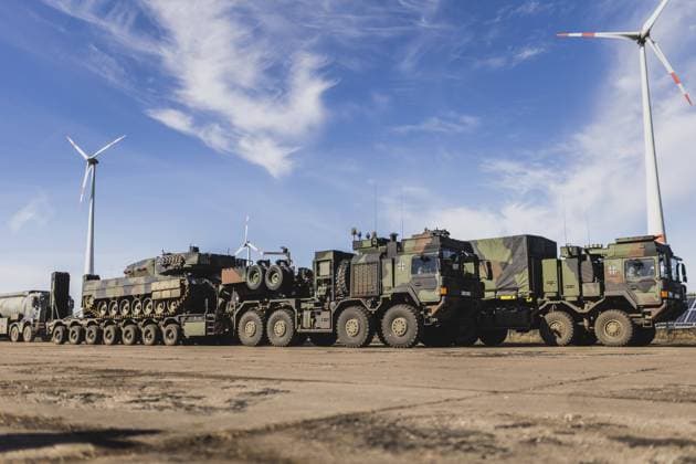 Schwerlasttransporter SLT Mammut der Bundeswehr, aufgenommen im Rahmen einer Faehigkeitsschau bei der Streitkraeftebasis der Bundeswehr in Mahlwinkel, 16.03.2023. Aufnahme nur zu redaktionellen Verwendung! Mahlwinkel Deutschland *** Heavy duty transporter SLT Mammut of the German Armed Forces, taken during a capability show at the Armed Forces Base in Mahlwinkel, 16 03 2023 Photo for editorial use only Mahlwinkel Germany Copyright: xFlorianxGaertner photothek.dex