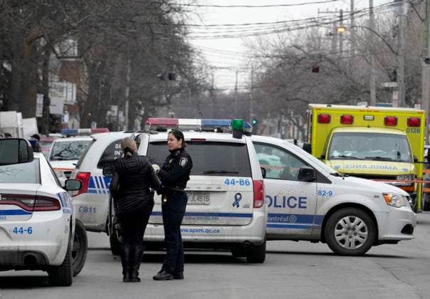 Kanada, Polizei-Ermittlungen nach Messerstecherei in Montreal March 17, 2023, Montreal, PQ, CANADA: Montreal police attend the scene of a triple stabbing, in Montreal, Friday, March 17, 2023. Montreal police say a suspect is under arrest after three people were found stabbed to death inside an east-end Montreal apartment. Montreal CANADA  - ZUMAc35_ 20230317_zaf_c35_002 Copyright: xRyanxRemiorzx