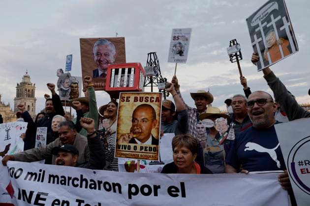 85th Anniversary Of The Oil Expropriation In Mexico Supporters of Andres Manuel Lopez Obrador, President of Mexico, hold banners in Mexico City s Zocalo to mark the president s message to the nation on the 85th anniversary of the oil expropriation in Mexico. Mexico City Mexico  Copyright: xGerardoxVieyrax originalFilename: vieyra-notitle230318_npjbL.jpg