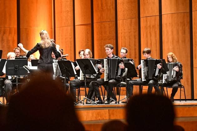 Chor-Orchsester 19.03.2023 Festakt zur Verleihung der Zelter- und PRO MUSICA-Plaketten mit der Kulturstaatsministerin Claudia Roth im Rahmen der Tage der Chor- und Orchestermusik (TCOM) in Dessau-Roßlau im Dessauer Theater. VERLEIHUNG DER ZELTER-PLAKETTE an den Berliner Mozart-Chor und VERLEIHUNG DER PRO MUSICA-PLAKETTE an den Posaunenchor Döbeln Dessau-Rosslau Land Deutschland